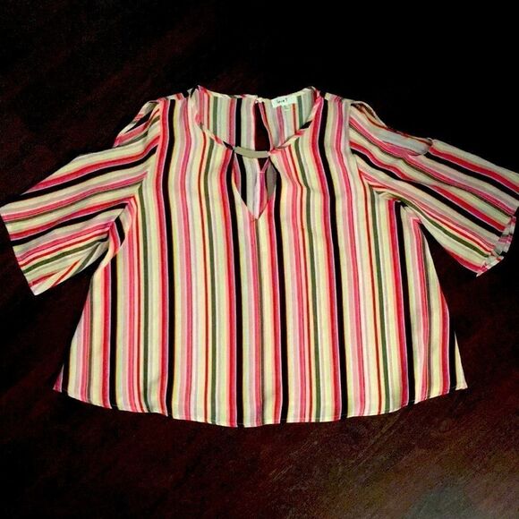 Stripped top XL super fun and cute cold shoulder top - Picture 1 of 4